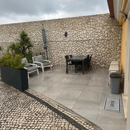 Yellow Sweet Home - Maria E Beatriz Nazare Bagian luar foto