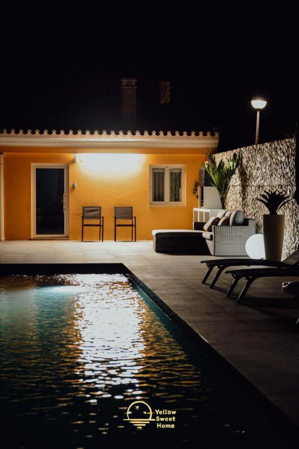Yellow Sweet Home - Maria E Beatriz Nazare Bagian luar foto