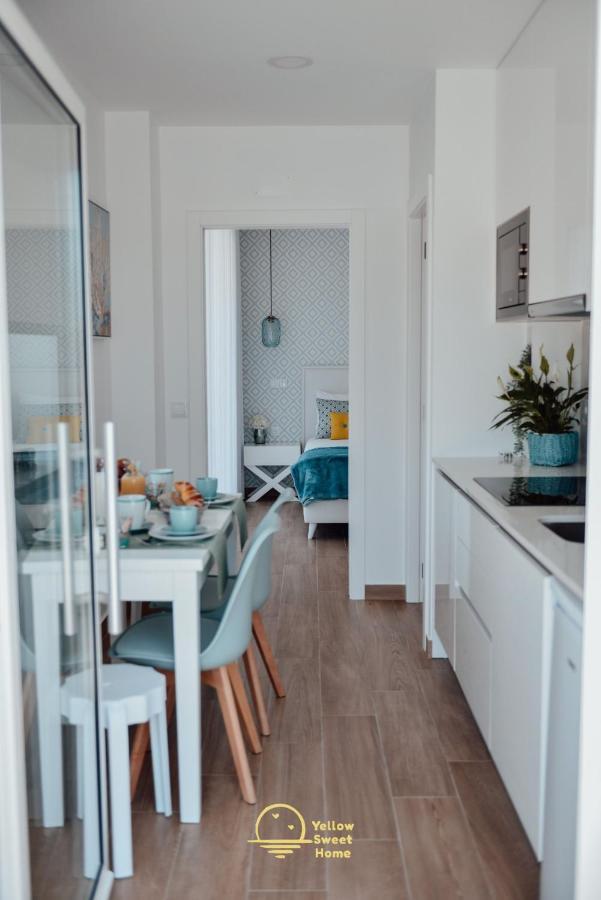 Yellow Sweet Home - Maria E Beatriz Nazare Bagian luar foto