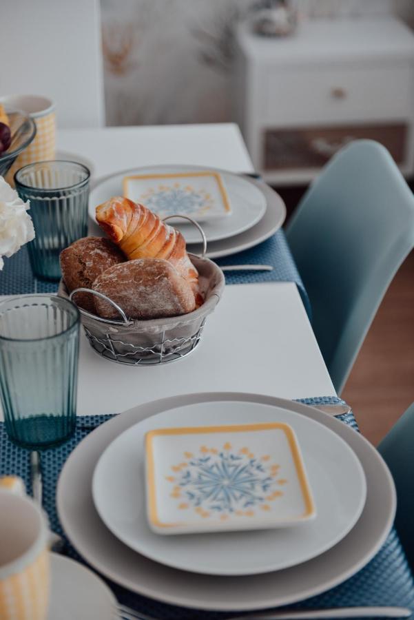 Yellow Sweet Home - Maria E Beatriz Nazare Bagian luar foto