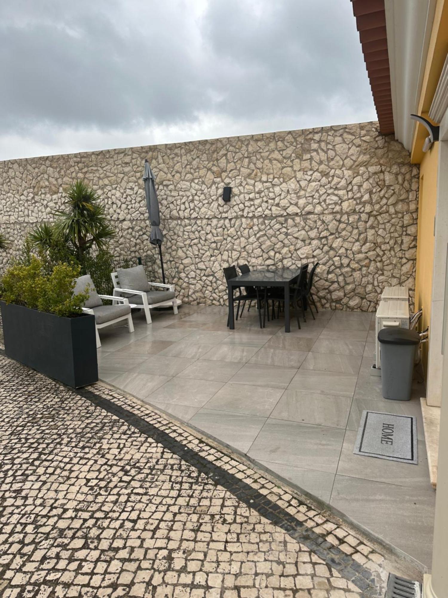 Yellow Sweet Home - Maria E Beatriz Nazare Bagian luar foto